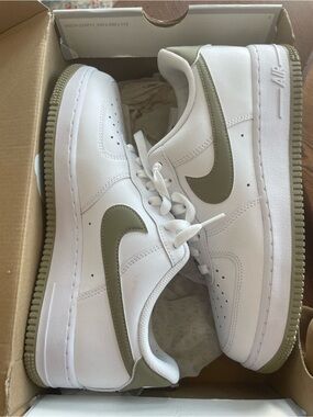 Nike Air Force 1 White with Olive Green Swoosh Size 8.5 Brand New in Box